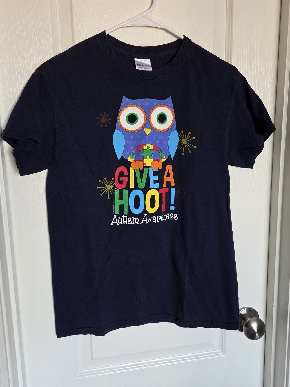 Give A Hoot! Autism Awareness T-Shirt Sz Small - Navy